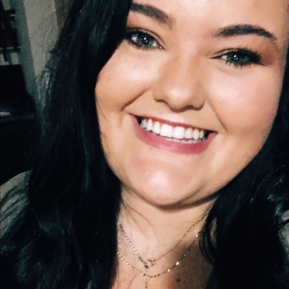 Meet your Posher, Abbie